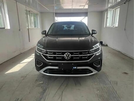 2023 Volkswagen Tayron I Рестайлинг, чёрный, 2520000 рублей, вид 2