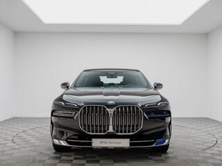 2025 BMW 7 серии 740i xDrive VII (G70), чёрный, 14490000 рублей, вид 3