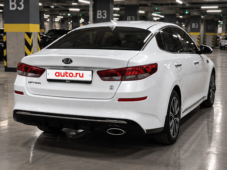 2019 Kia Optima IV Рестайлинг, белый, 1949000 рублей, вид 4
