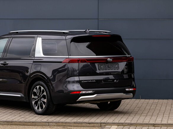 2020 Kia Carnival IV, чёрный, 2595000 рублей - вид 9