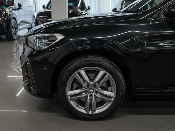 2020 BMW X1 20i xDrive II (F48) Рестайлинг, чёрный, 3770000 рублей - вид 8