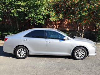 2013 Toyota Camry VII (XV50), серебристый, 1450000 рублей, вид 3