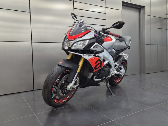 2018 Aprilia Tuono V4, серый, 950000 рублей - вид 4