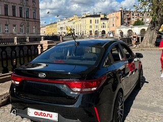 2021 Kia Rio IV Рестайлинг, чёрный, 1320000 рублей, вид 5