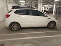 2016 Kia Rio III Рестайлинг, белый - вид 1