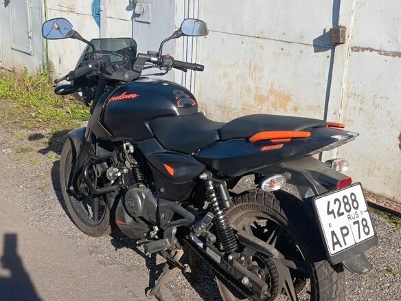 2021 Bajaj Pulsar 180, чёрный, 140000 рублей - вид 4