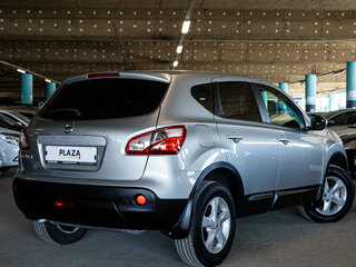 2012 Nissan Qashqai I Рестайлинг, серебристый, 1080000 рублей, вид 3