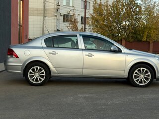 2011 Opel Astra H Рестайлинг, серебристый, 390000 рублей, вид 3
