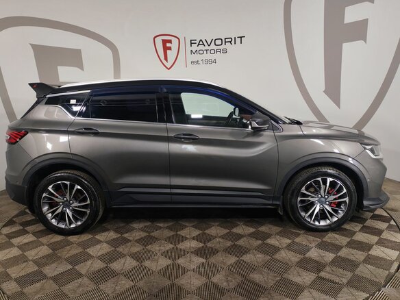 2023 Geely Coolray I, серый - вид 3