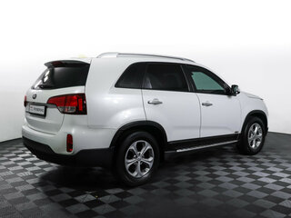 2017 Kia Sorento II Рестайлинг, белый, 1790000 рублей, вид 5