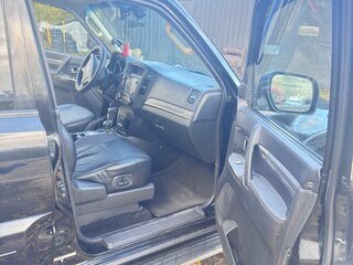 2012 Mitsubishi Pajero IV Рестайлинг 1, чёрный, 2300000 рублей, вид 5