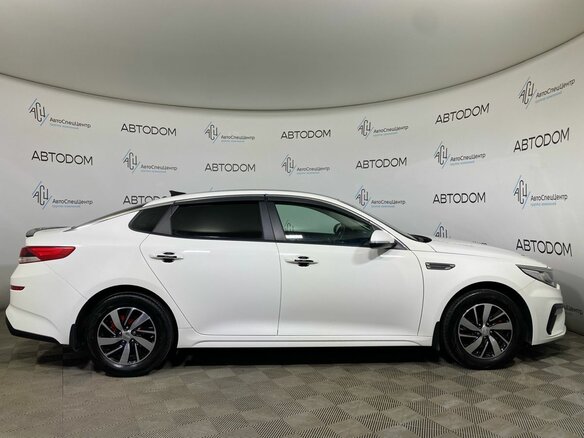 2019 Kia Optima IV Рестайлинг, белый - вид 4