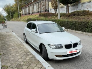 2010 BMW 1 серии 116i I (E81/E82/E87/E88) Рестайлинг, белый, 700000 рублей, вид 3
