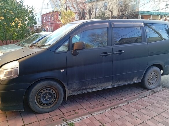 2001 Nissan Serena II (C24), чёрный - вид 1