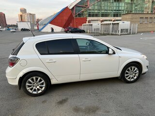 2011 Opel Astra H Рестайлинг, белый, 550000 рублей, вид 5