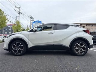 2023 Toyota C-HR I Рестайлинг, белый, 1390000 рублей, вид 4