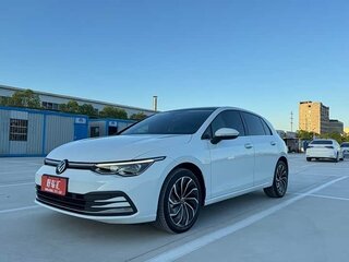 2023 Volkswagen Golf VIII, белый, 1530004 рублей, вид 1