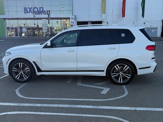 2020 BMW X7 40i I (G07), белый, 6500000 рублей, вид 4