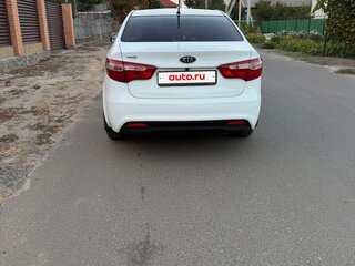 2012 Kia Rio 5-speed III, белый, 757000 рублей, вид 5