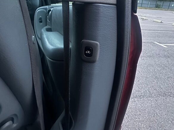 2005 Dodge Caravan Grand IV, красный, 580000 рублей - вид 9