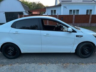 2014 Kia Rio III, белый, 550000 рублей, вид 5