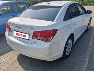 2014 Chevrolet Cruze I Рестайлинг, белый, 700000 рублей, вид 3