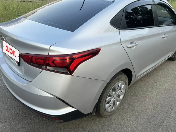 2021 Hyundai Solaris II Рестайлинг, серебристый, 1437000 рублей - вид 7