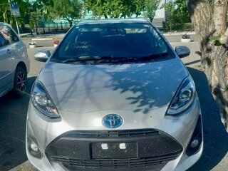 2021 Toyota Aqua I Рестайлинг 2, серебристый, 1600000 рублей, вид 1