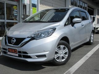 2020 Nissan Note II Рестайлинг, серебристый, 790000 рублей, вид 1