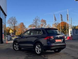 2017 Volkswagen Tiguan II, синий, 2299000 рублей, вид 4