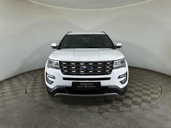 2016 Ford Explorer V Рестайлинг, белый - вид 1