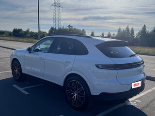 2024 Porsche Cayenne III Рестайлинг, белый, 11990000 рублей, вид 3