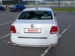 2018 Volkswagen Polo V Рестайлинг, белый, 830000 рублей, вид 4