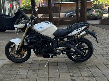 2008 Triumph Street Triple, белый, 400000 рублей, вид 4
