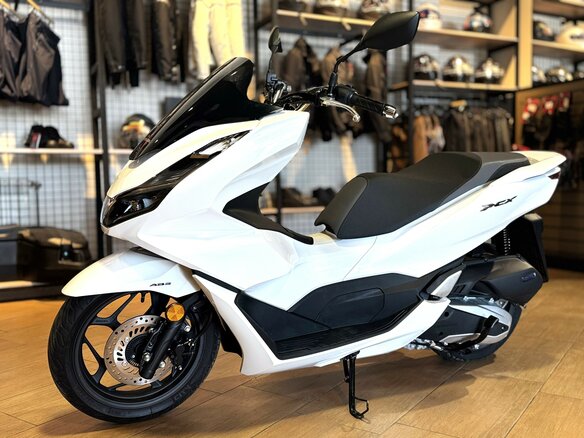 2021 Honda PCX 125, белый, 370000 рублей - вид 5