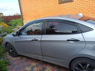 2014 Hyundai Solaris I, серебристый, 620000 рублей, вид 4
