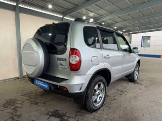 2010 Chevrolet Niva I Рестайлинг, серебристый, 509000 рублей, вид 5