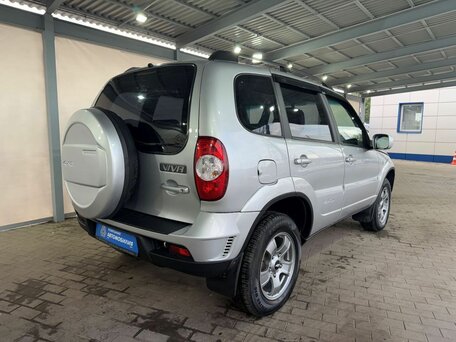 2010 Chevrolet Niva I Рестайлинг, серебристый, 509000 рублей, вид 5