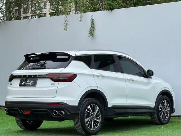 2022 Geely Coolray I, белый - вид 3