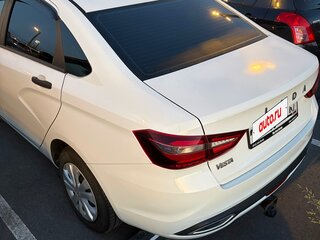 2024 Lada (ВАЗ) Vesta I Рестайлинг (NG), белый, 1099000 рублей, вид 5