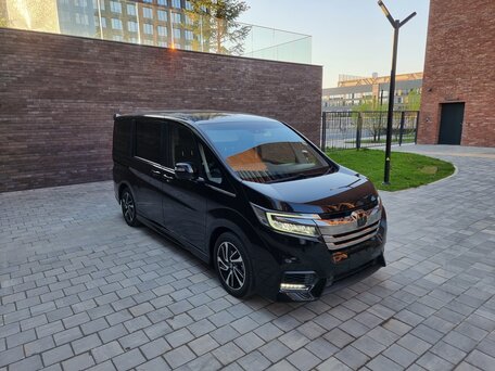 2021 Honda Stepwgn Spada V Рестайлинг, чёрный, 3290000 рублей, вид 4