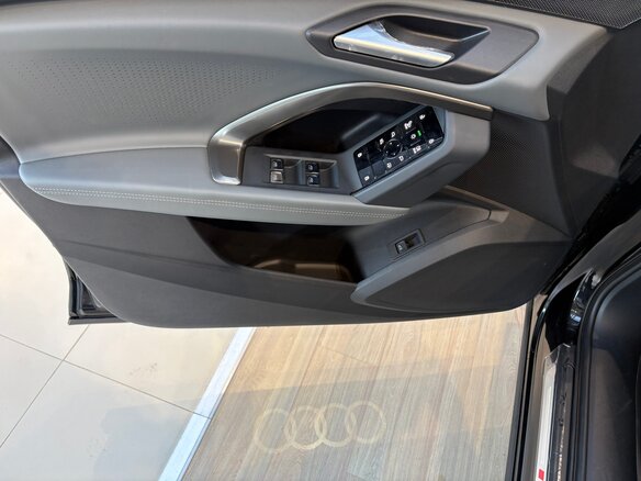 2026 Audi Q5 L III (GU), чёрный, 6395000 рублей - вид 13