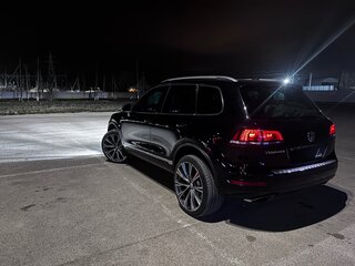 2013 Volkswagen Touareg II, чёрный, 3000000 рублей, вид 4