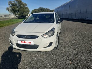 2013 Hyundai Solaris I, белый, 680000 рублей, вид 1