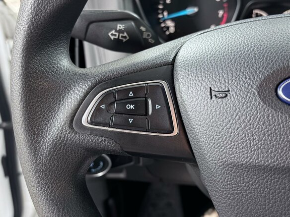 2016 Ford Focus III Рестайлинг, белый, 990000 рублей - вид 13