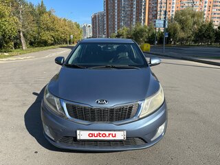 2013 Kia Rio 5-speed III, голубой, 750000 рублей, вид 3
