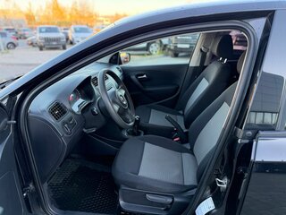2014 Volkswagen Polo V, чёрный, 785000 рублей, вид 4
