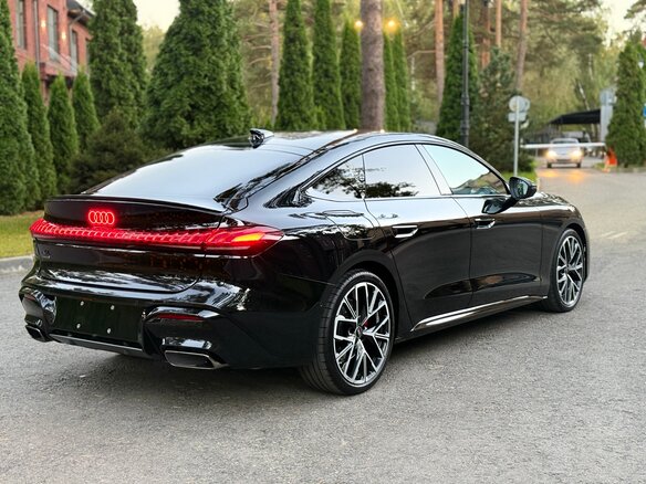 2026 Audi A5 L Sportback III (B10), серый, 6150000 рублей - вид 2