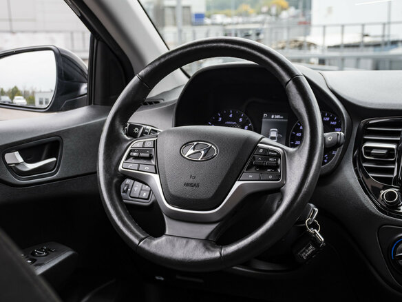 2021 Hyundai Solaris II Рестайлинг, чёрный, 1538000 рублей - вид 9