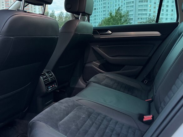 2018 Volkswagen Passat B8, белый, 1990000 рублей - вид 31
